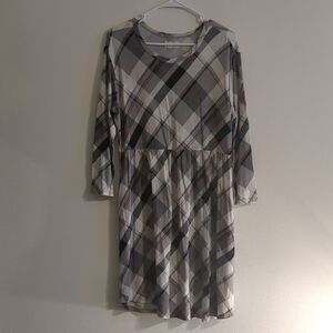 Maurices Gray and Black Plaid Long Sleeve Dress With Pockets!!